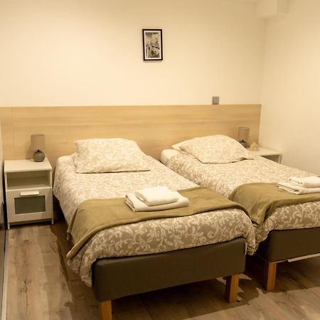 Appartement 1-4 Pers - Aeroport Cdg, Parc Expo, Villepinte - A L'Ombre Du Pin "9" Le Pin Kültér fotó