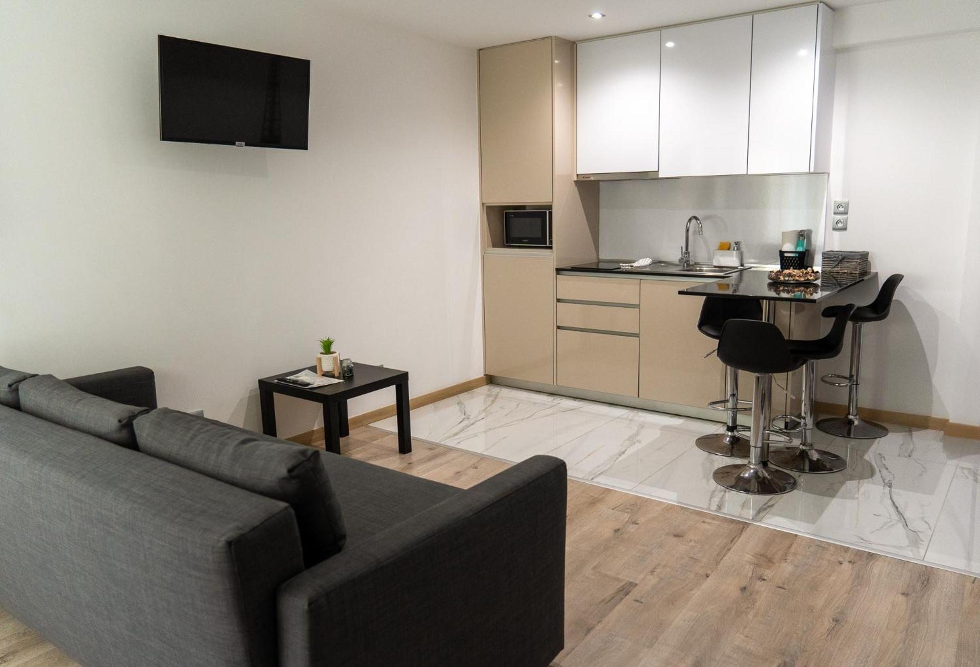 Appartement 1-4 Pers - Aeroport Cdg, Parc Expo, Villepinte - A L'Ombre Du Pin "9" Le Pin Kültér fotó