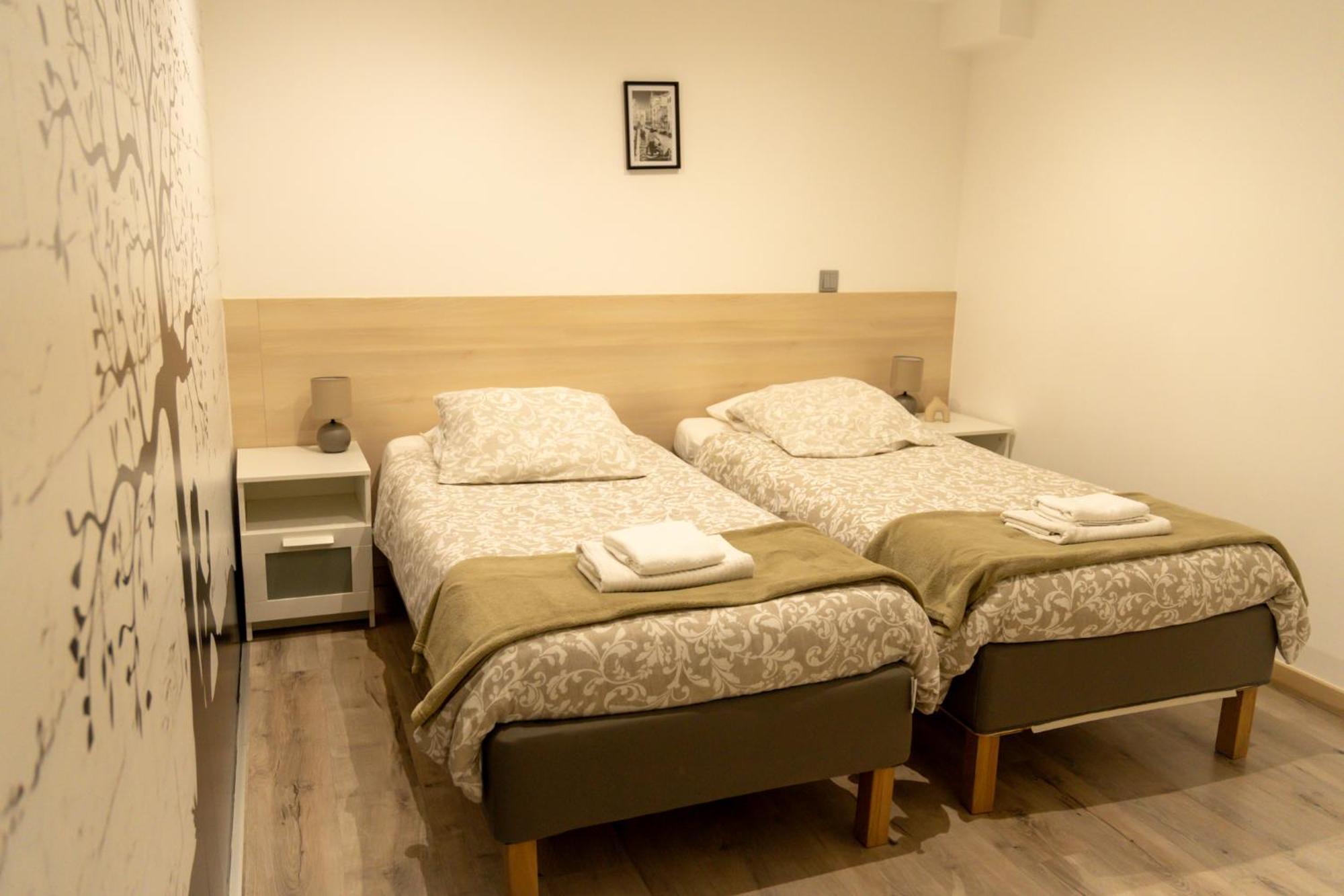 Appartement 1-4 Pers - Aeroport Cdg, Parc Expo, Villepinte - A L'Ombre Du Pin "9" Le Pin Kültér fotó