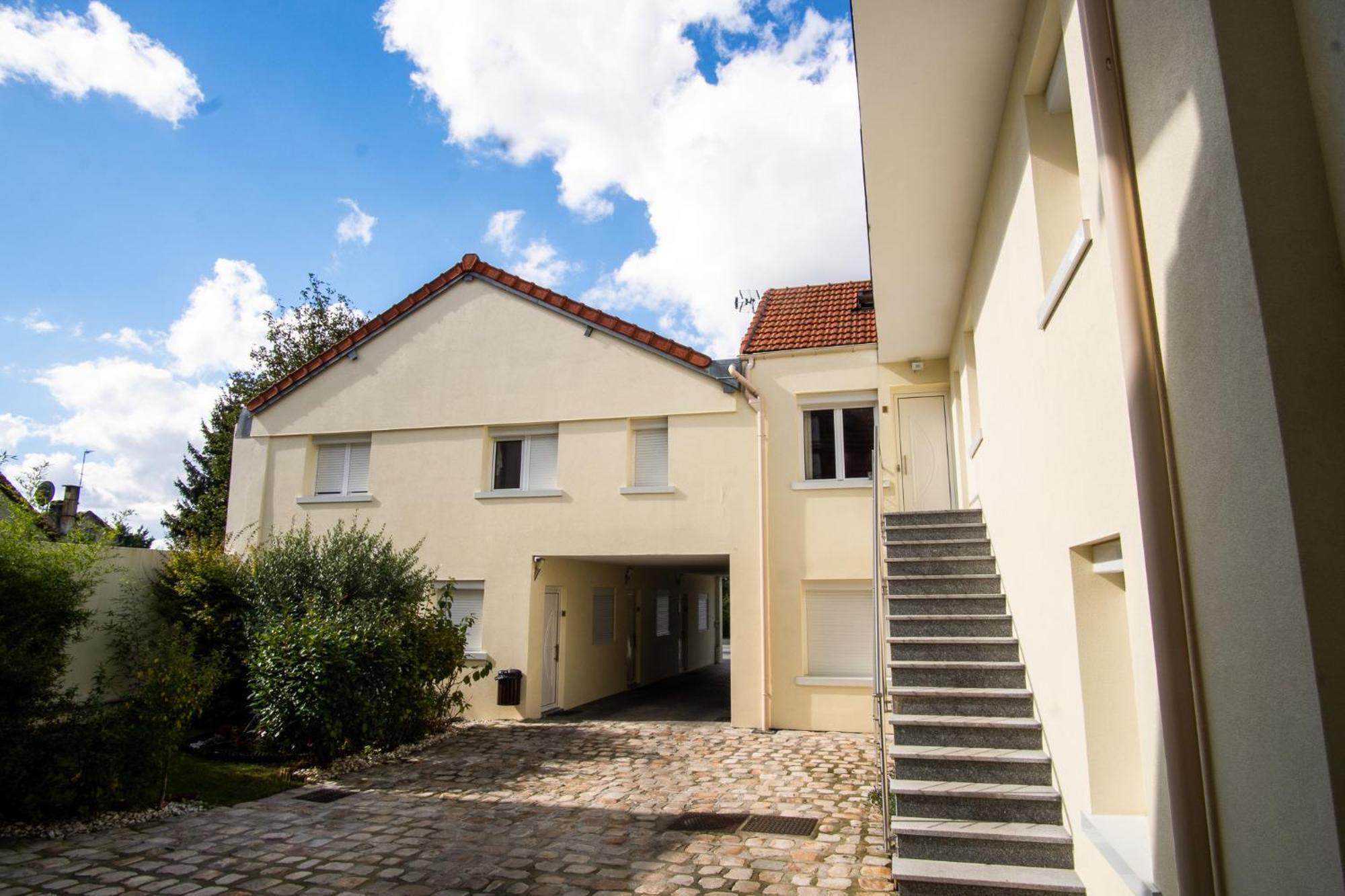 Appartement 1-4 Pers - Aeroport Cdg, Parc Expo, Villepinte - A L'Ombre Du Pin "9" Le Pin Kültér fotó